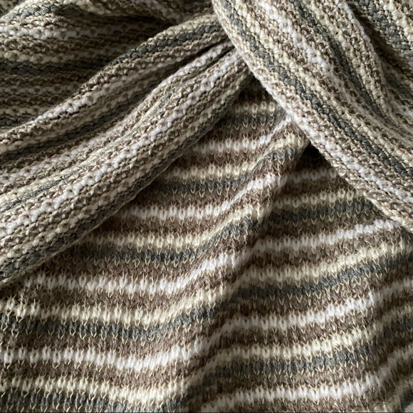 Grey Taupe & White Knotted Front Sweater - Picture 5 of 8